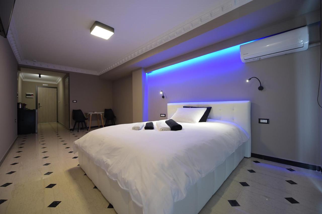 Pietra Mare Suites Patras Exterior photo
