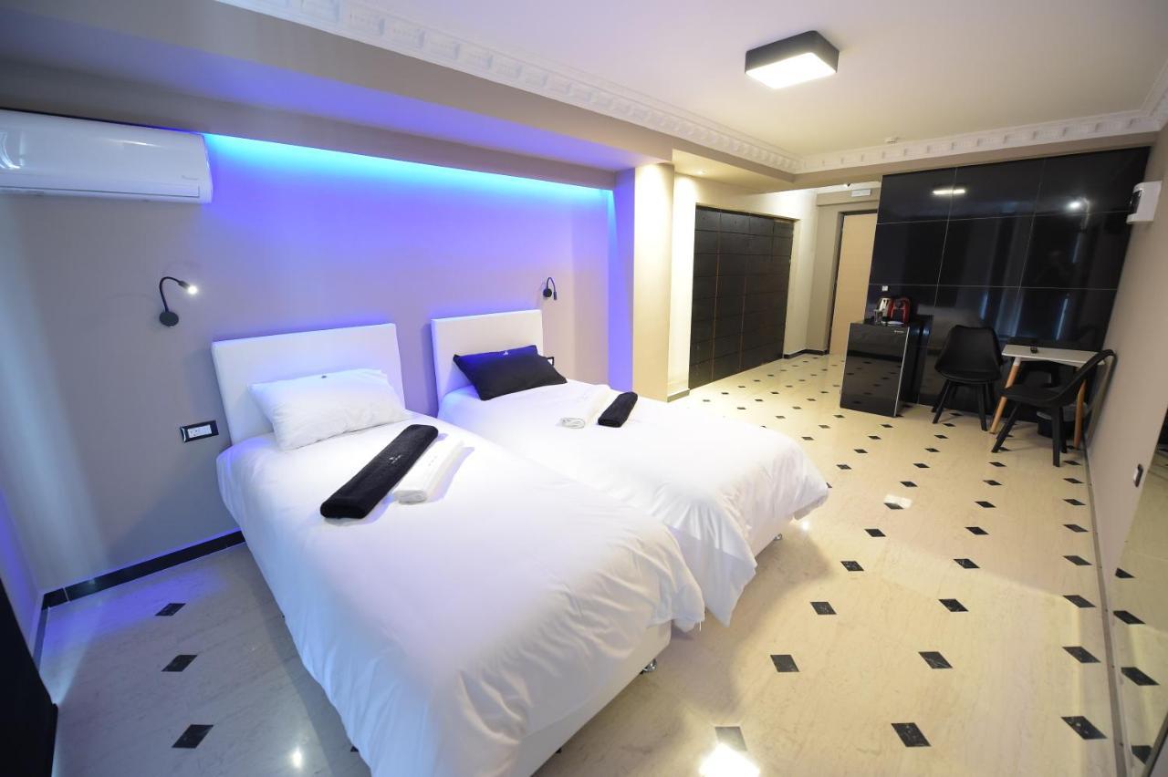 Pietra Mare Suites Patras Exterior photo